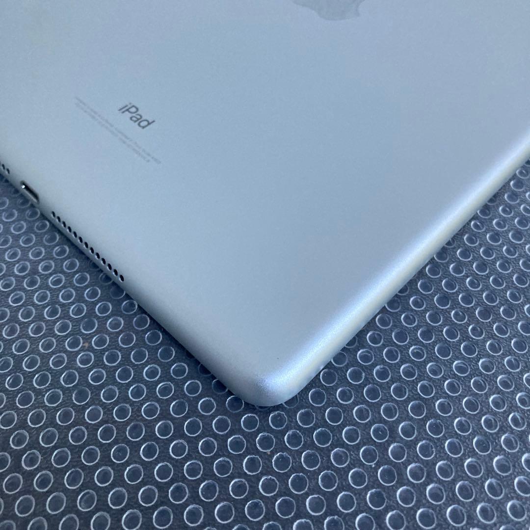 4004 極美品新品級☆電池良好☆iPad5 第5世代 32GB SIMフリー☆ - メルカリ