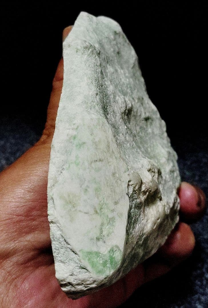 ☆翡翠原石☆糸魚川硬玉【横川・カット〜磨き❶1.1kg】