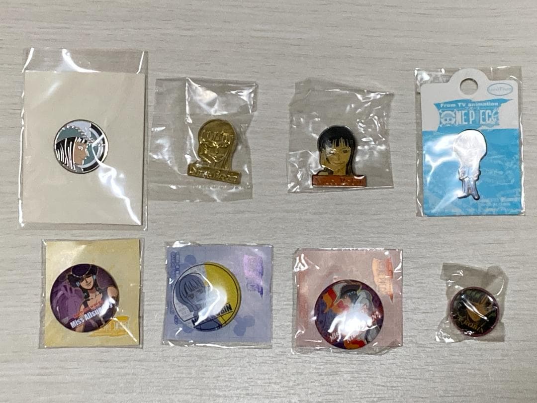 バッジ（ピン・缶）セット【コンパクト送料無料・匿名配送】ニコロビン　出品№11