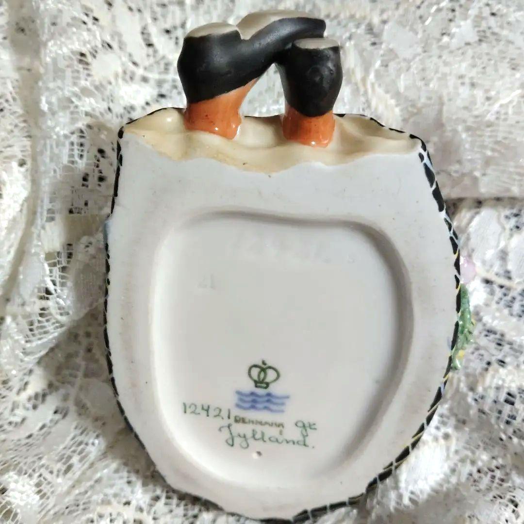 ロイヤルコペン フィギュリン陶磁器花飾り持つ人形