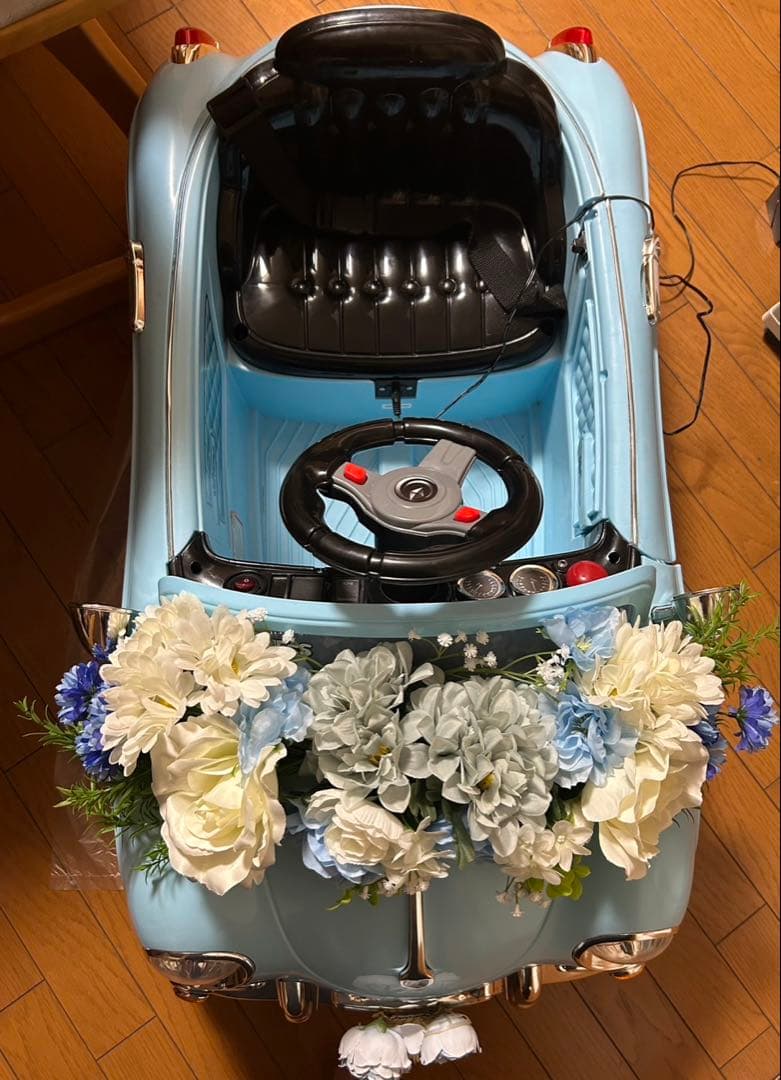 水色クラシックカー風装飾用おもちゃ