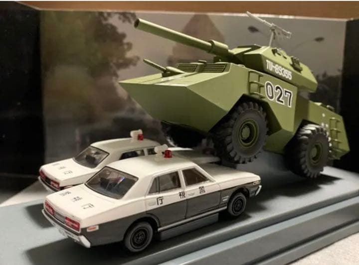 トミカリミテッドヴィンテージ 西部警察 LADY BIRD 多目的装甲車