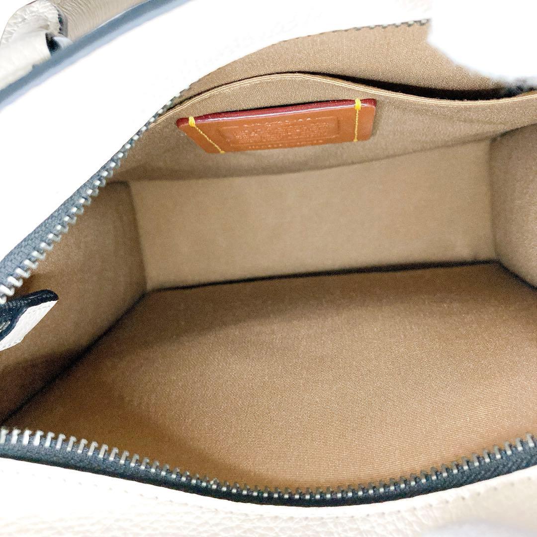 新品未使用✨COACH ディラン 2way ショルダーバッグ　ホワイト　付属品有