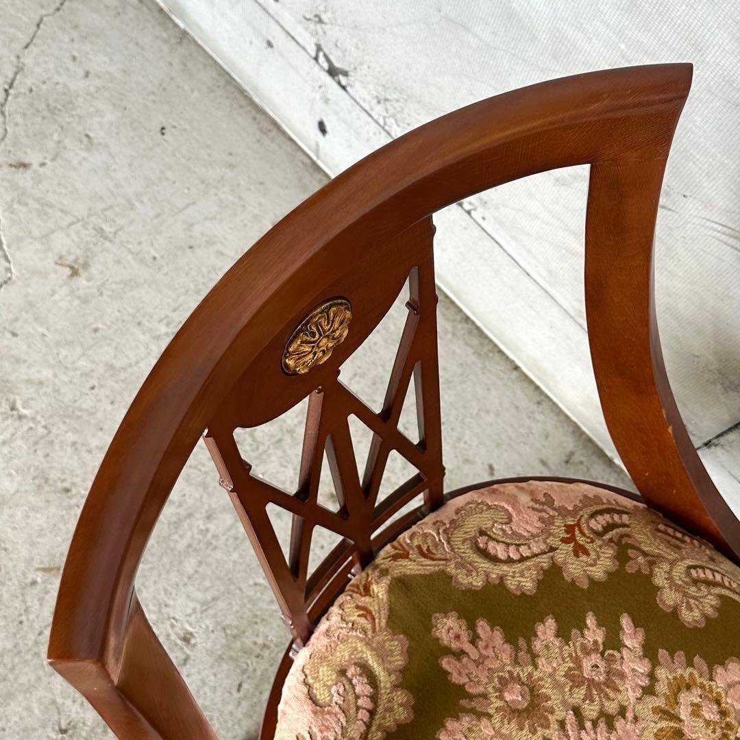 ✦ネオクラシカル様式✦透かし彫り×メダリオン装飾 ダイニングチェア