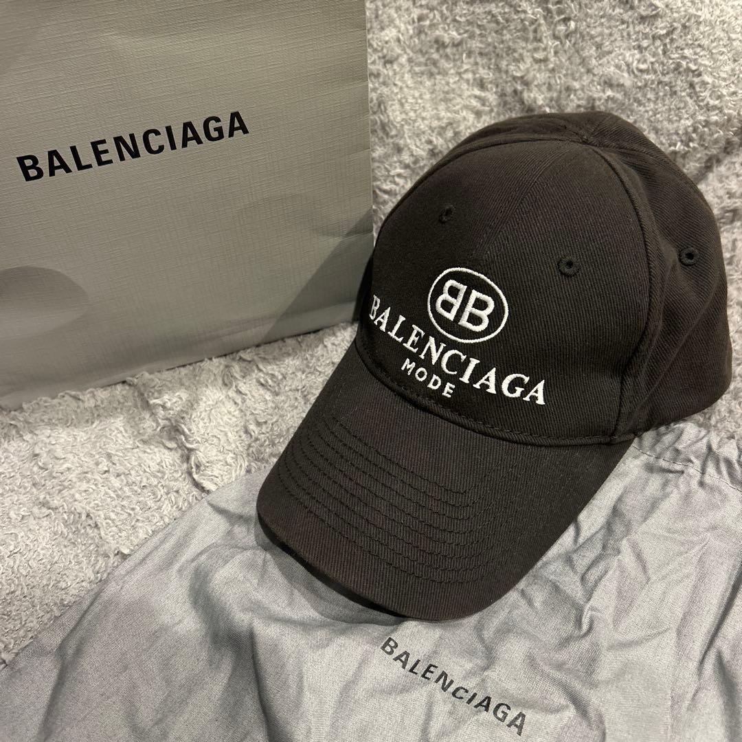 BALENCIAGA ブラックキャップ