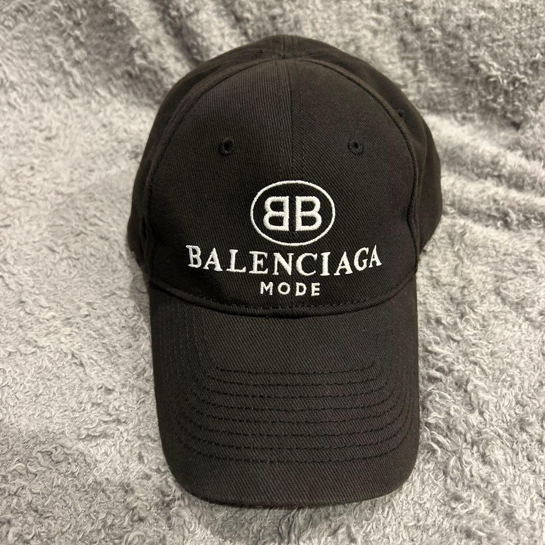 BALENCIAGA ブラックキャップ