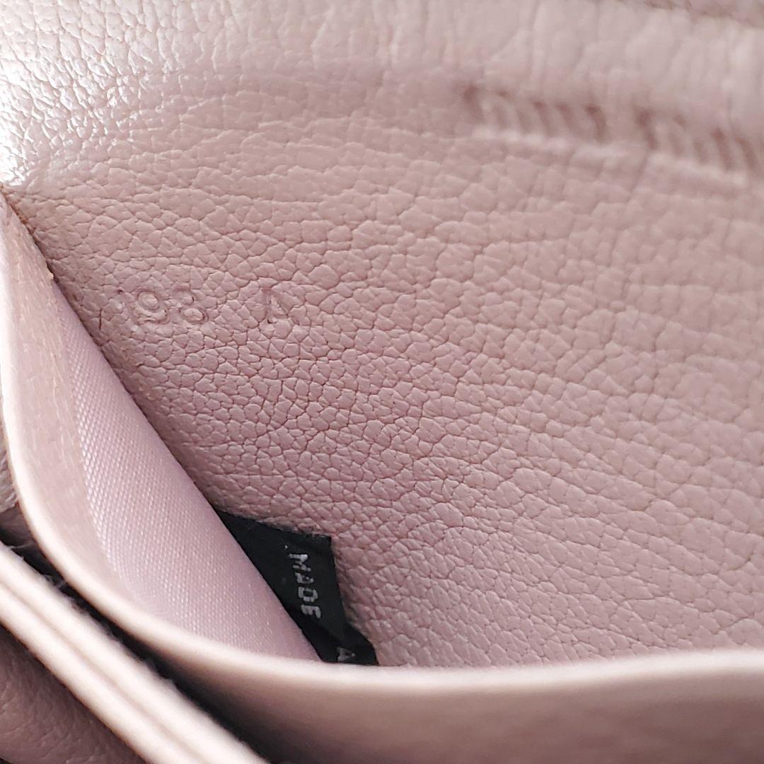 miu miu　ケース　カードケース　ラウンドファスナー　マドラス　ピンク