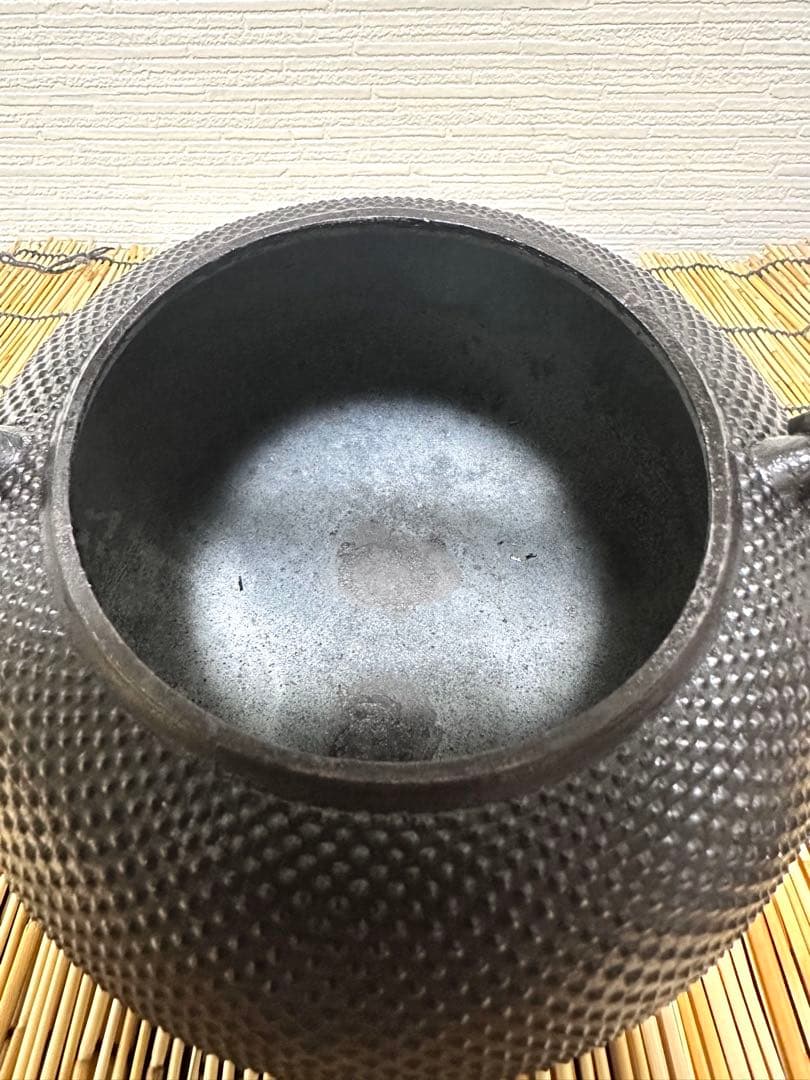 未使用品　南部照光堂 心斎作　木瓜鉉　１８型アラレ　南部鉄瓶　南部鉄器　鉄瓶