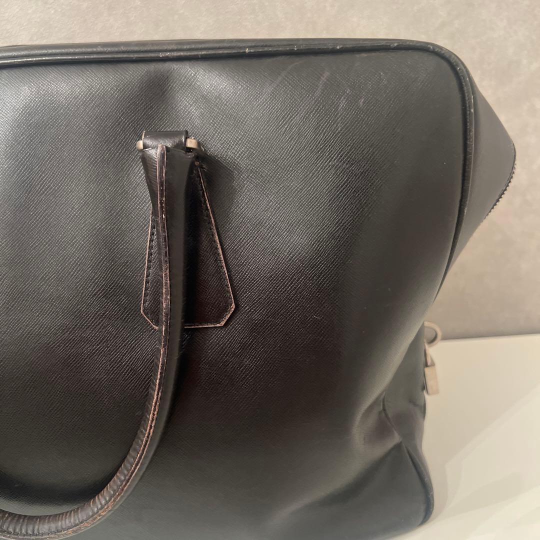 PRADA サフィアーノレザー　ブリーフケース　三角プレート
