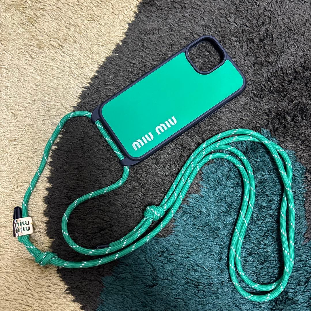 miumiu iPhoneケース グリーン スマホショルダー iPhone15 iphone15