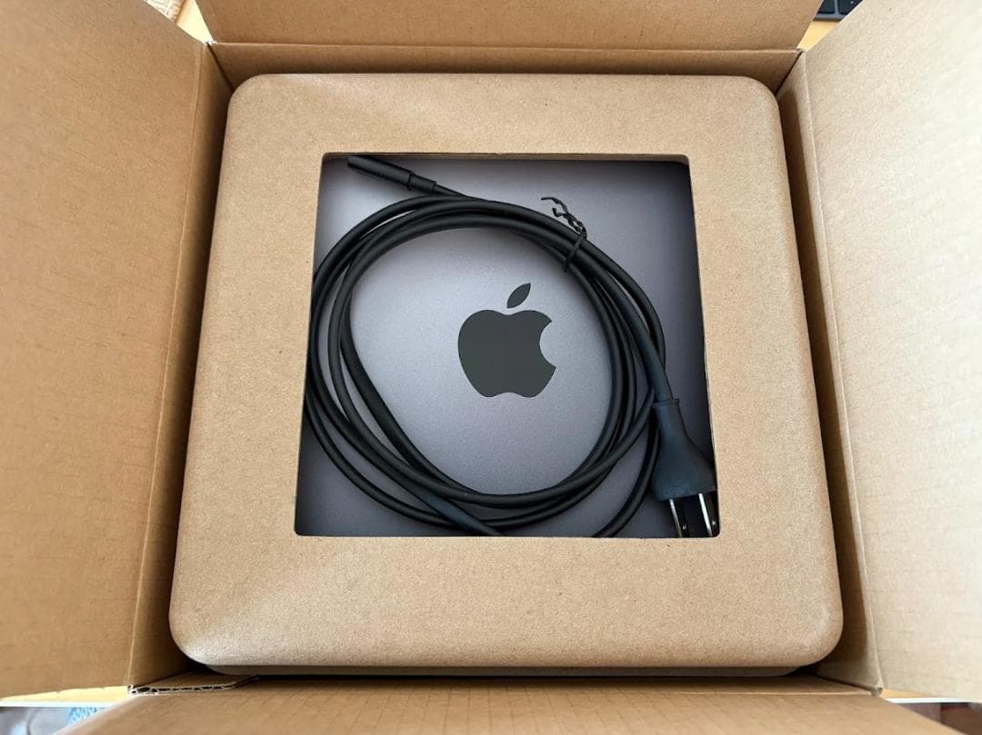 Mac mini 2018 Core i7 6コア3.2GHz メモリ16GB