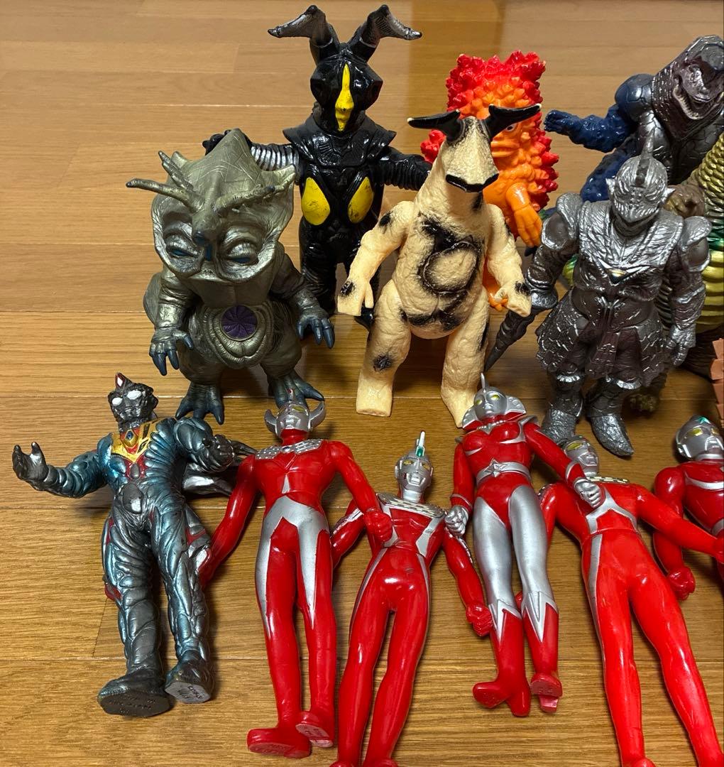 ウルトラマン 怪獣 ソフビ おもちゃ まとめ売り - メルカリ