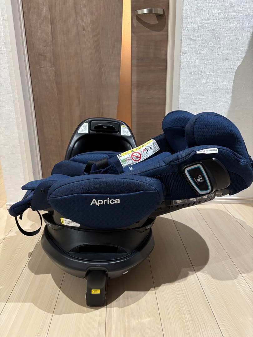 アップリカ フラディアグロウ ISOFIX プレミアム360°セーフティ 清掃済