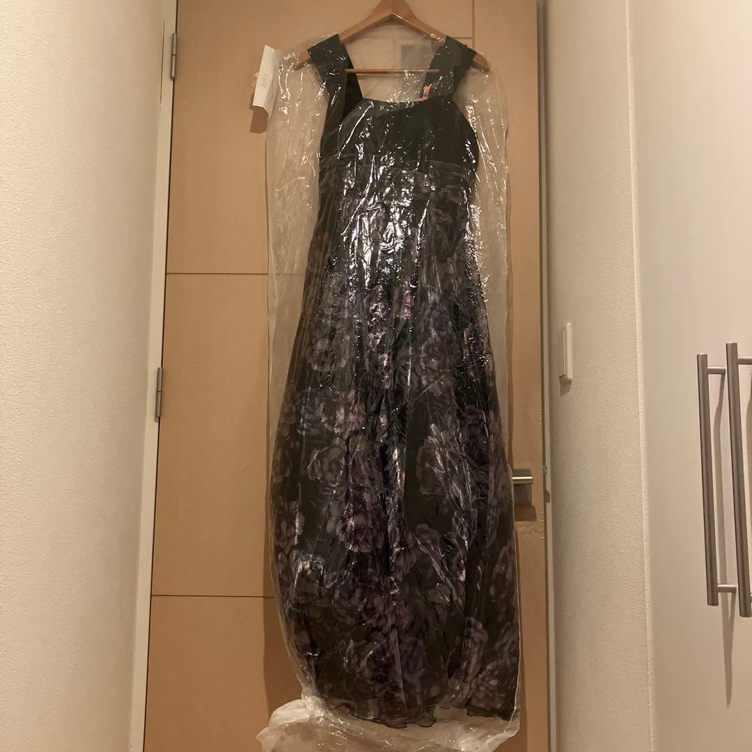 アナベル　フラワープリント　ブラックショルダードレス