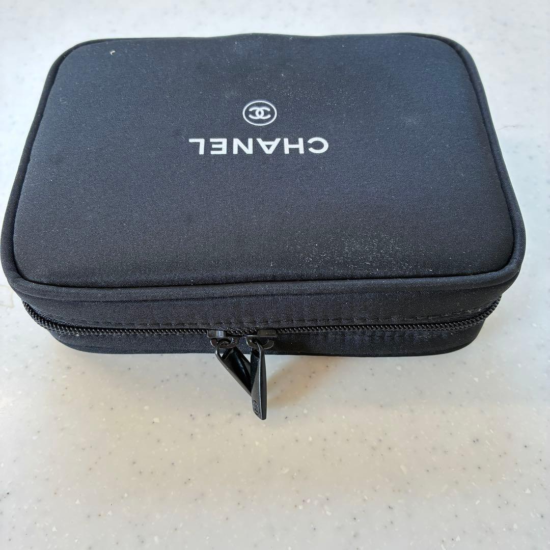 新品未開封　正規限定品　CHANEL メイクミニブラシセット　6本　ポーチ付き