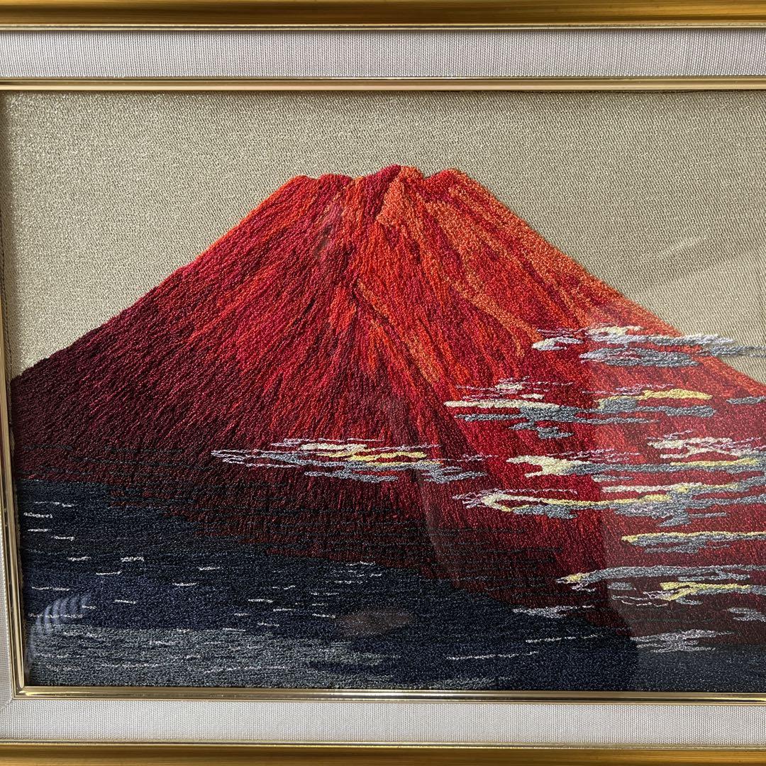 縁起物！ 赤富士 刺繍絵 額縁 F6サイズ ゴールド アンティー ク 送料