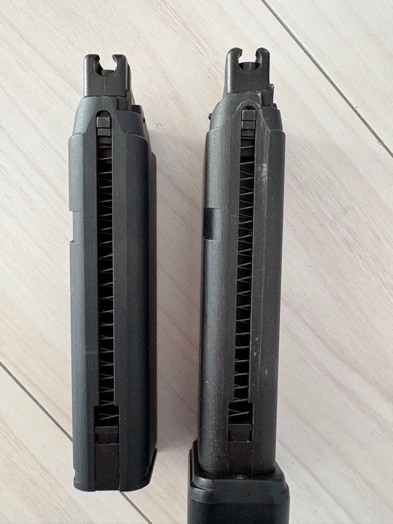 Glock ガスガン マガジン2個付き　G18C