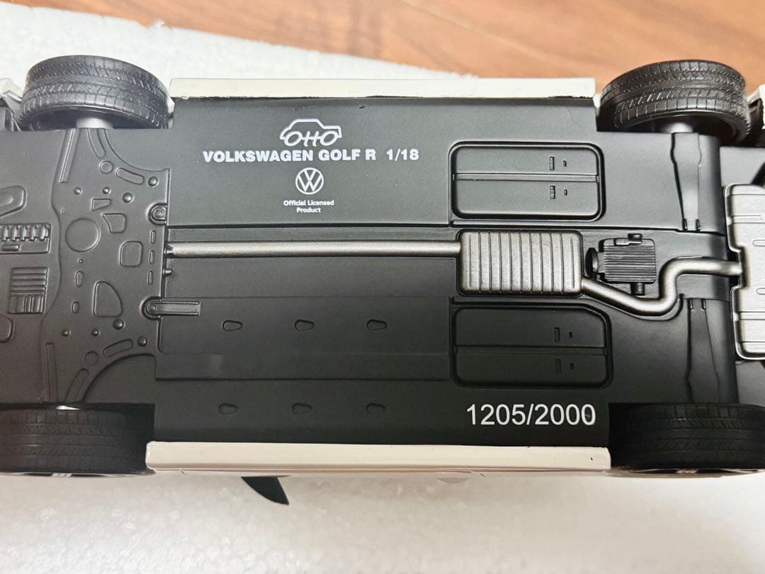 【VW Golf R】 Otto モデルカー 1/18