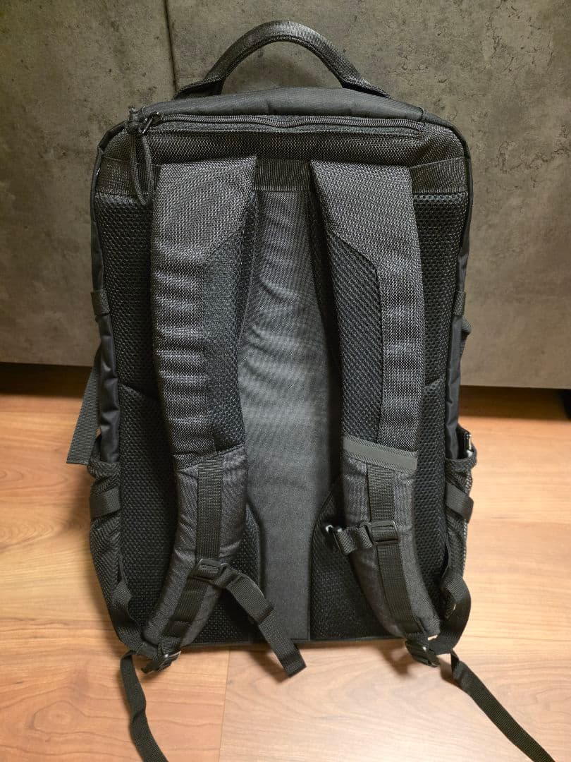 美品】ガンバ大阪 hummel 選手仕様バックパック 黒 ロゴ付き