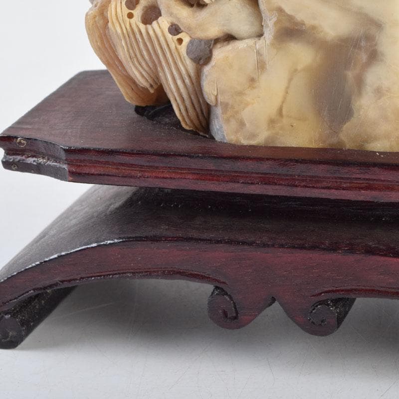 中国 玉石寿山石鶏血彫刻 山水雕 置物 唐木台付 V 9220 - メルカリ