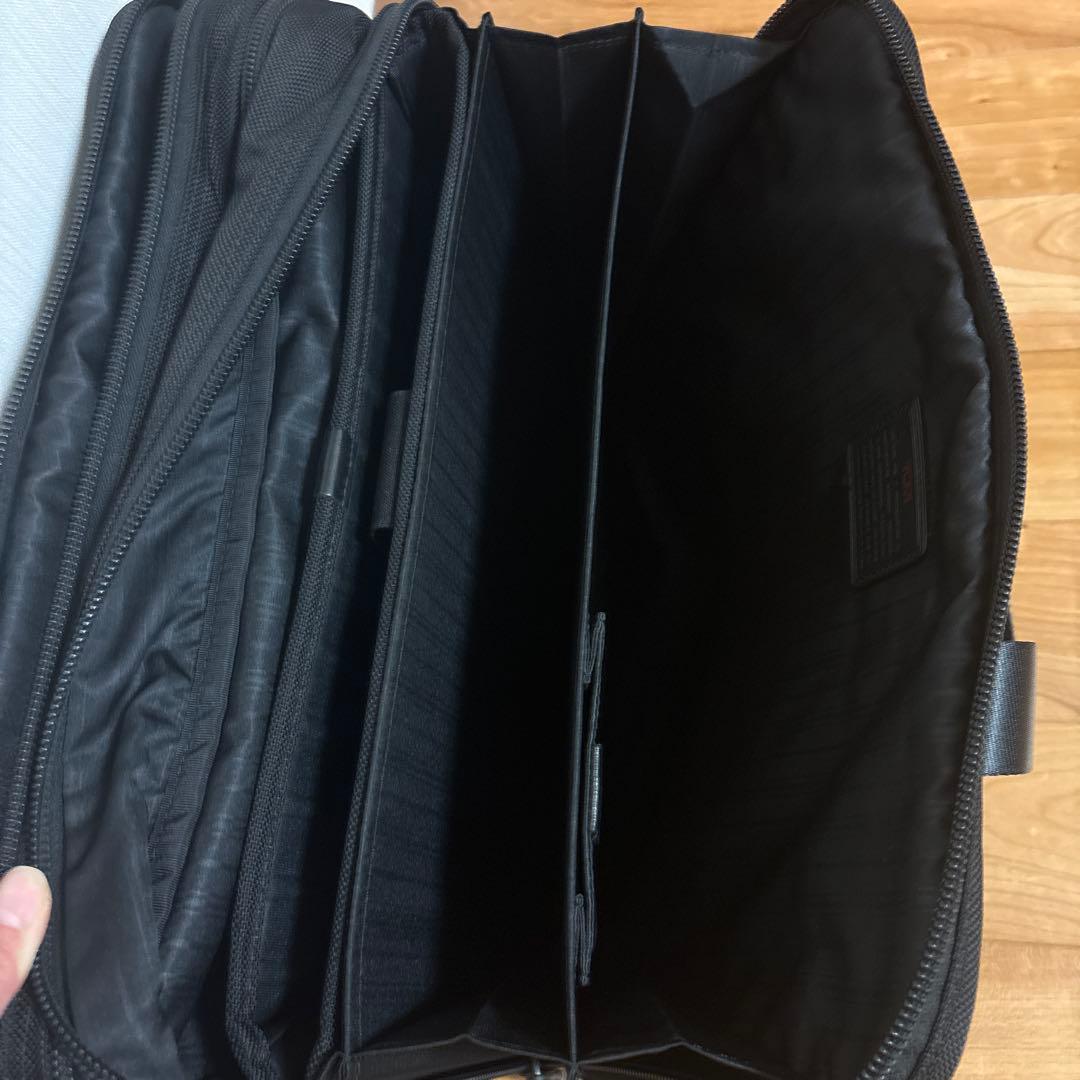 ブラックビジネスバッグ 多ポケット　26141DH