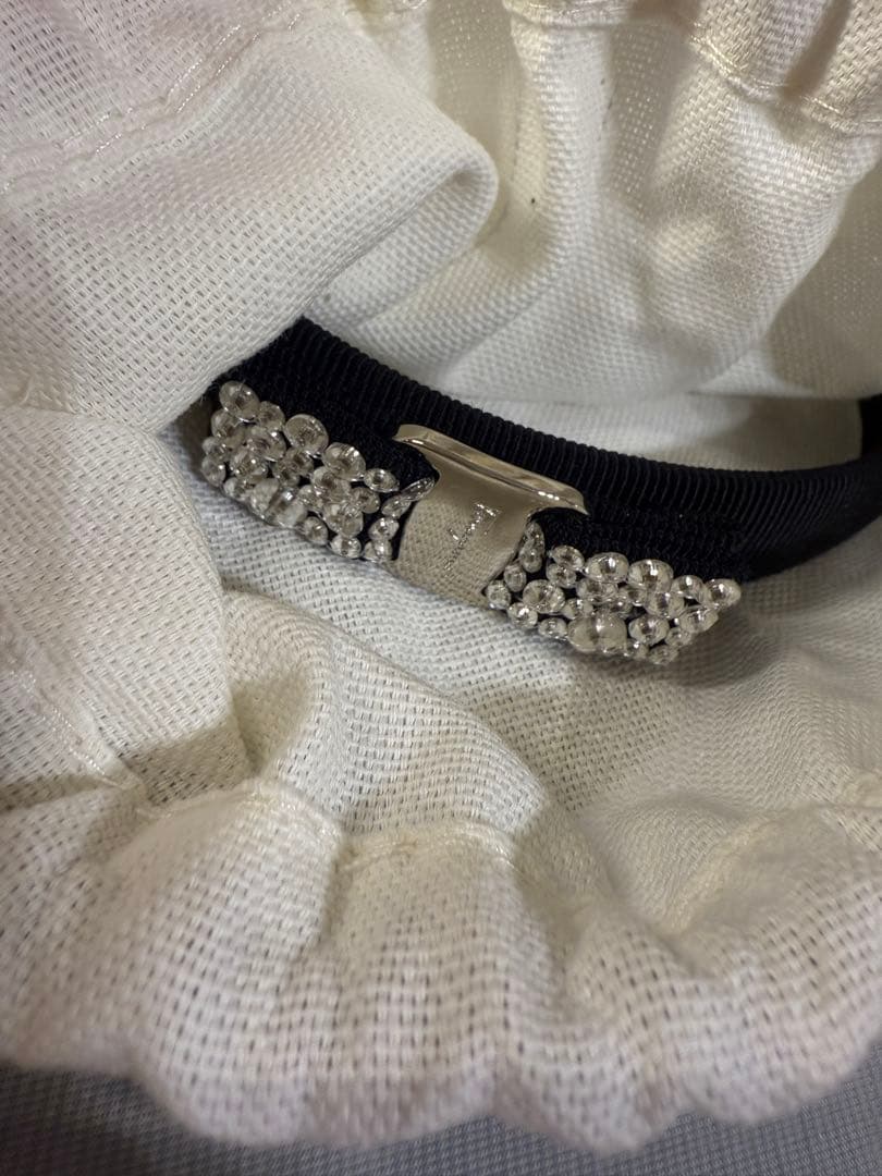 Salvatore Ferragamo 黒キラキラヘアカチューシャ