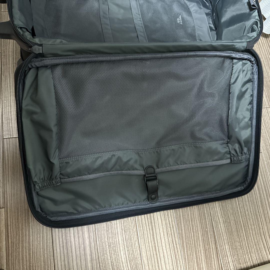 Briggs & Riley 2輪ナイロン 機内持込みキャリー スーツケース