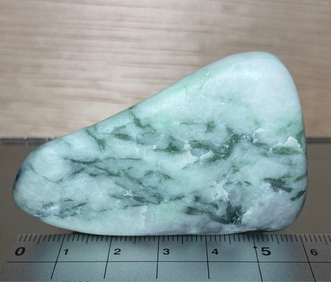 【Premium】糸魚川翡翠　小滝　翡翠　原石　98.1ｇ