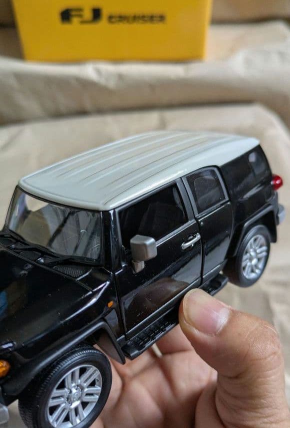 FJクルーザー FJ CRUISER 1/30ツートンブラック