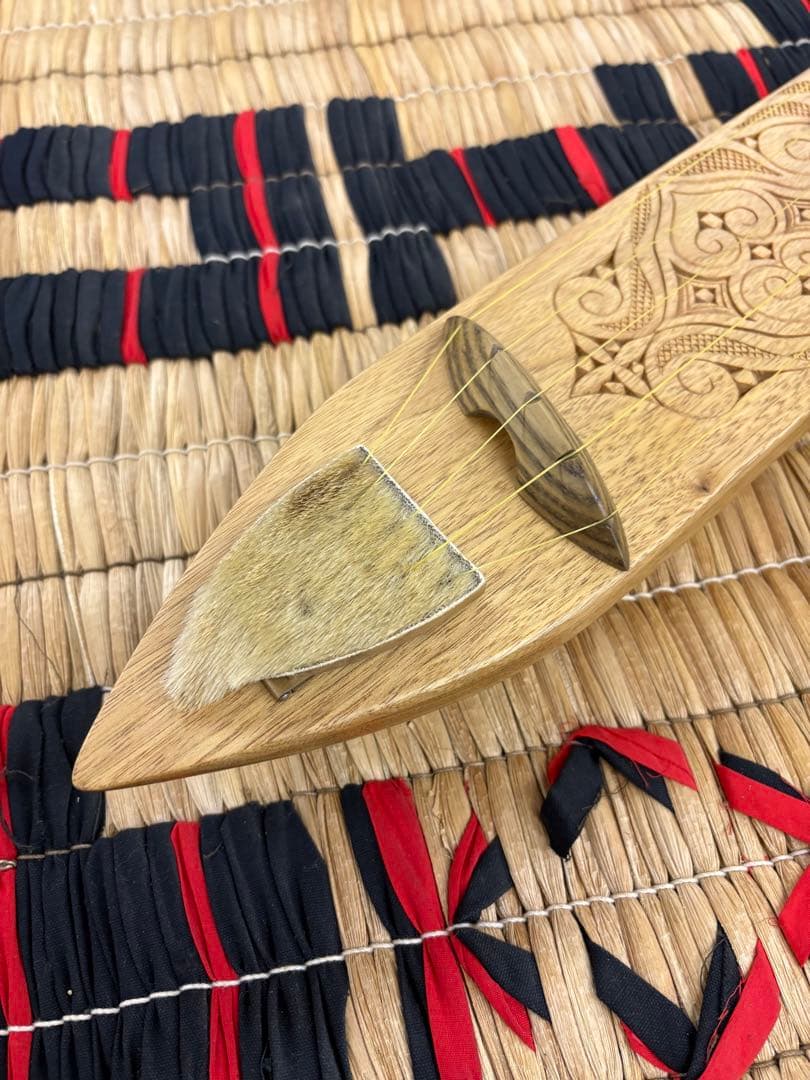 アイヌ トンコリ 彫刻入 トンコリ工房イノンノ製 三味線弦 美品 五弦琴