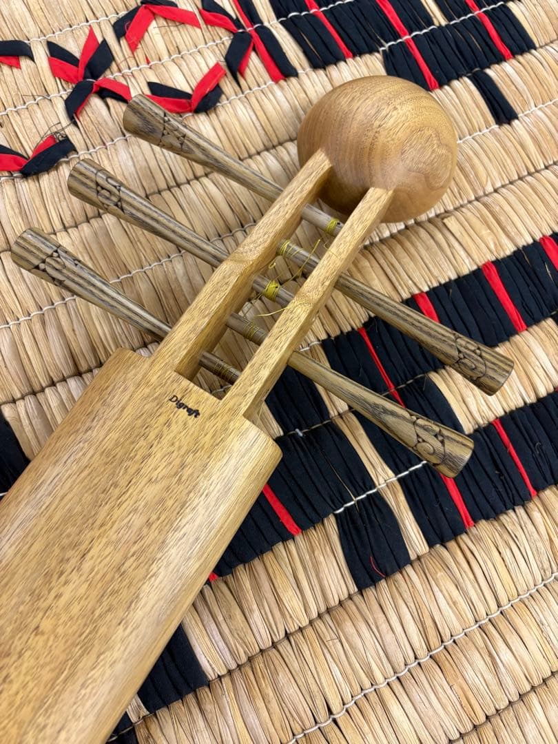 アイヌ トンコリ 彫刻入 トンコリ工房イノンノ製 三味線弦 美品 五弦琴