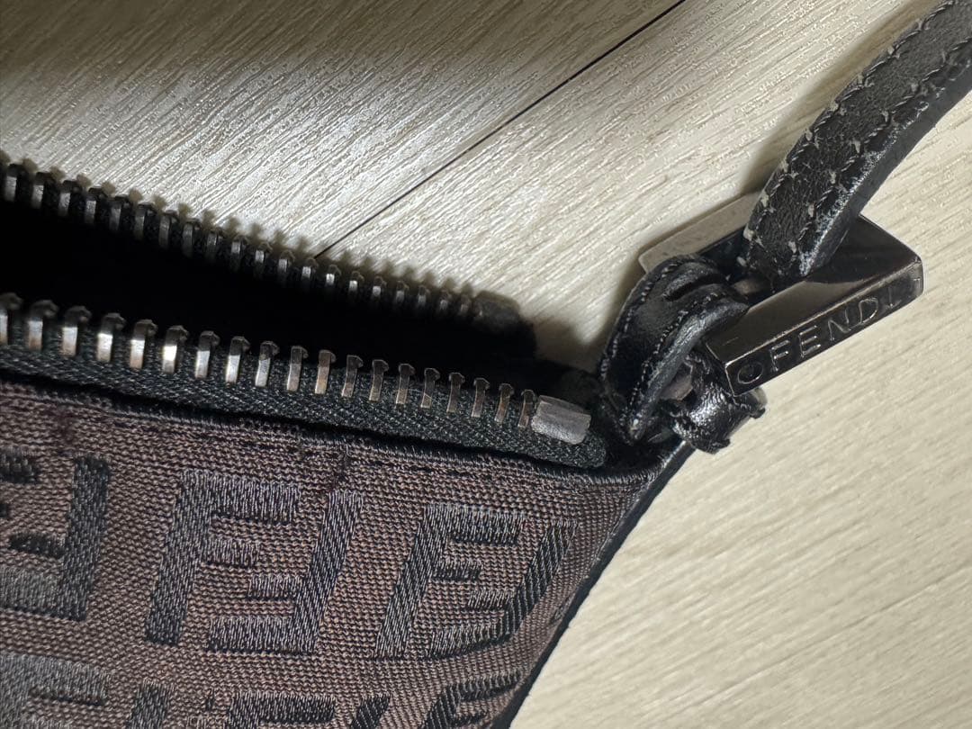 フェンディ　ショルダーバッグ ズッキーノ ズッカ柄 ブラウン