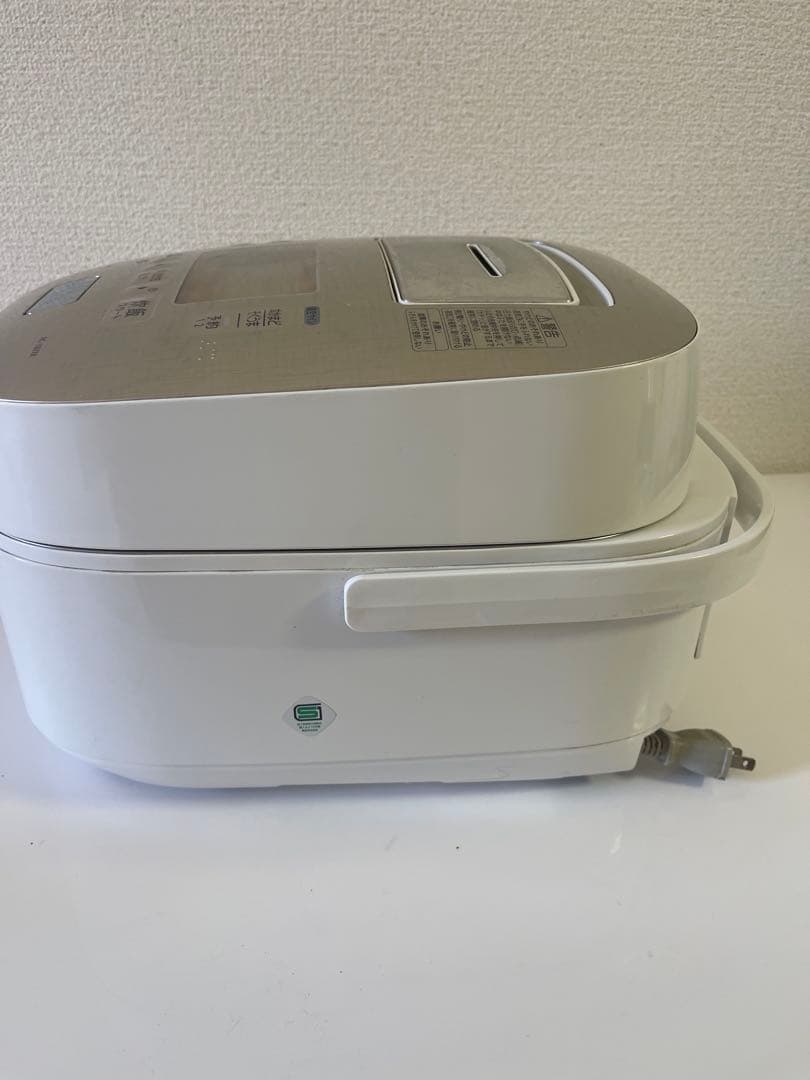 TOSHIBA 炊飯器 5.5合 2017年製