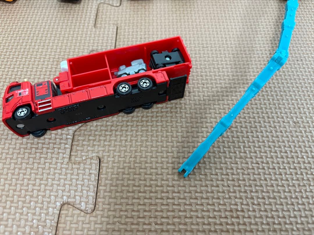 トミカまとめ売り　ケース付き　37台　ロングトミカ