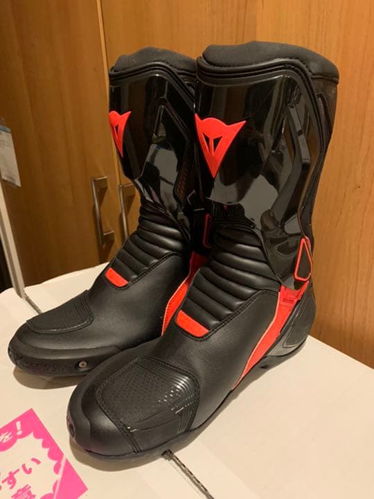 注文 大幅値下げ！！ ウェイターの陶器フィギュア