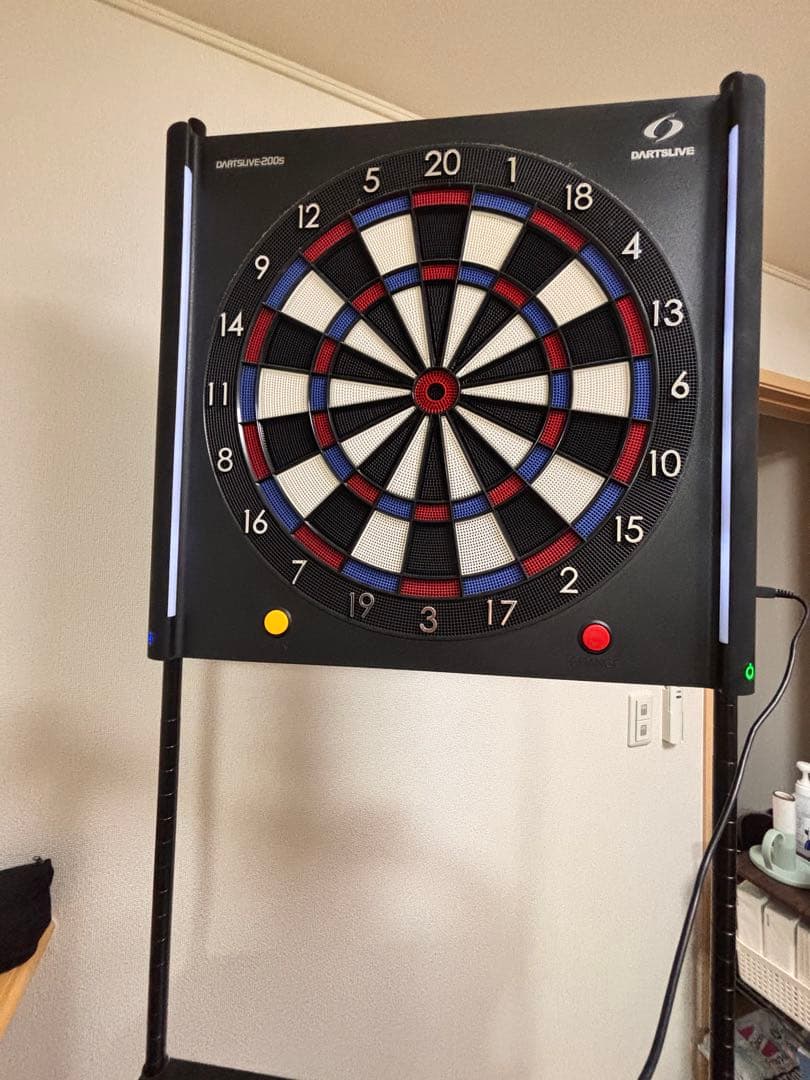 ダーツライブ200S ダーツ盤とスタンド付き