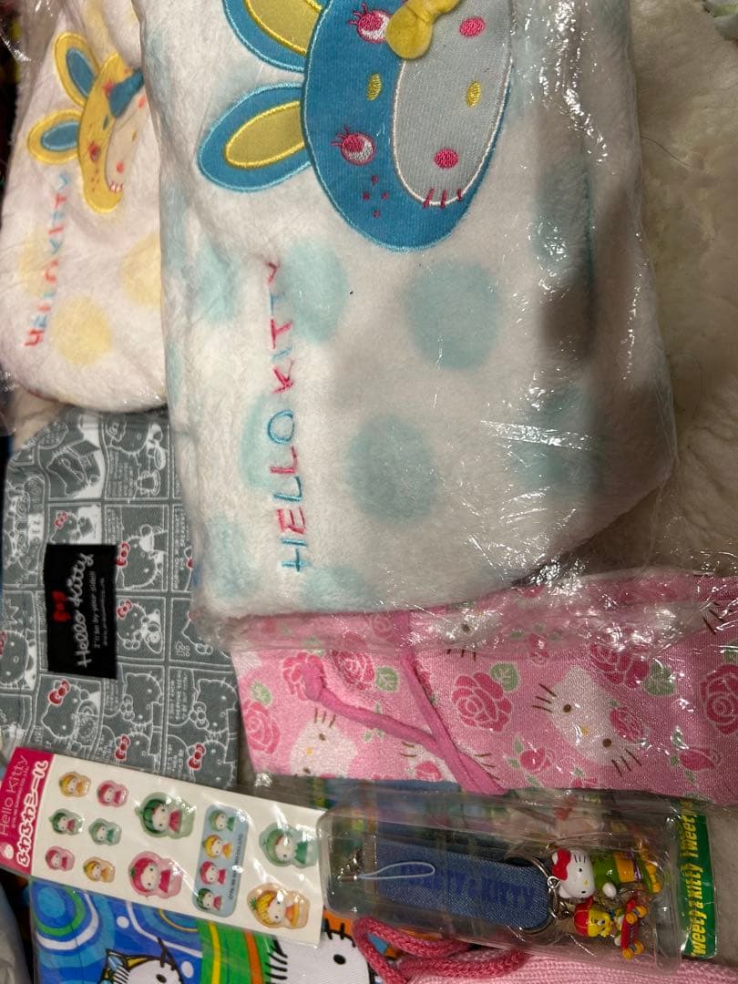 トゥイーティー　キティ　マスコット ストラップスケボー