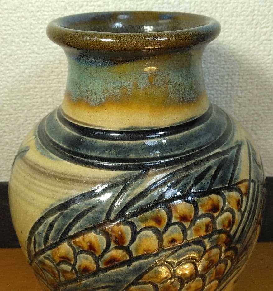 Kanegon様専用 人間国宝 金城次郎 海老魚紋花瓶 栞 共箱 h20cm超