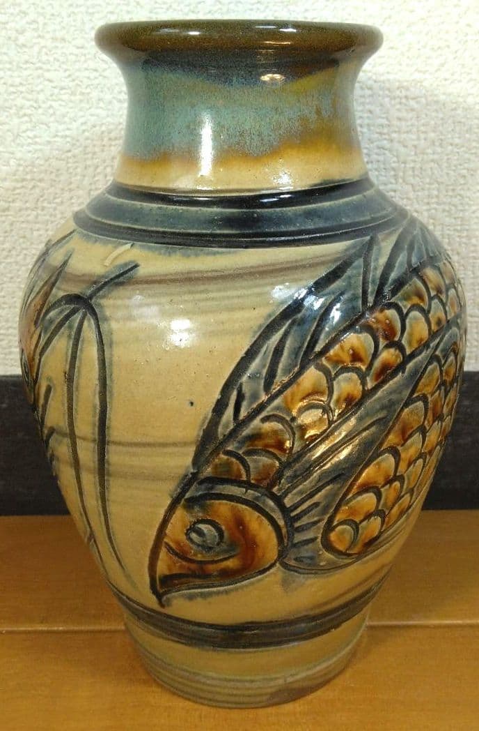 Kanegon様専用 人間国宝 金城次郎 海老魚紋花瓶 栞 共箱 h20cm超