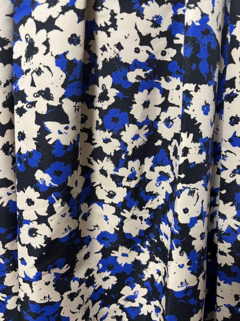 【新品】TO BE CHIC アブストラクトフローラル スカート