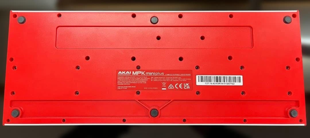 AKAI MPK mini plus 37鍵 MIDIコントローラー ホワイト - メルカリ