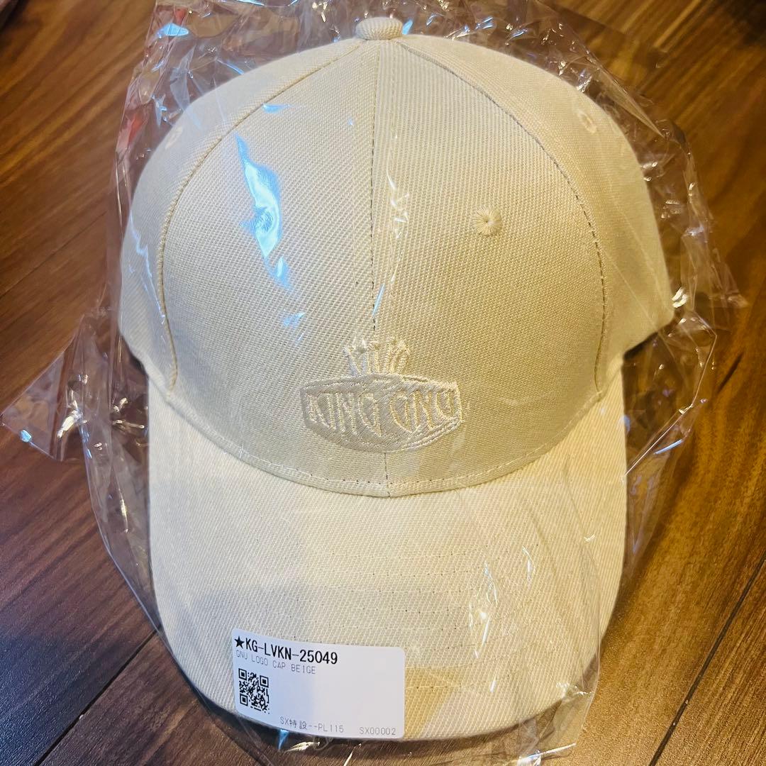 King Gnu ヌーロゴキャップ ベージュの通販はau PAY マーケット - 輸入