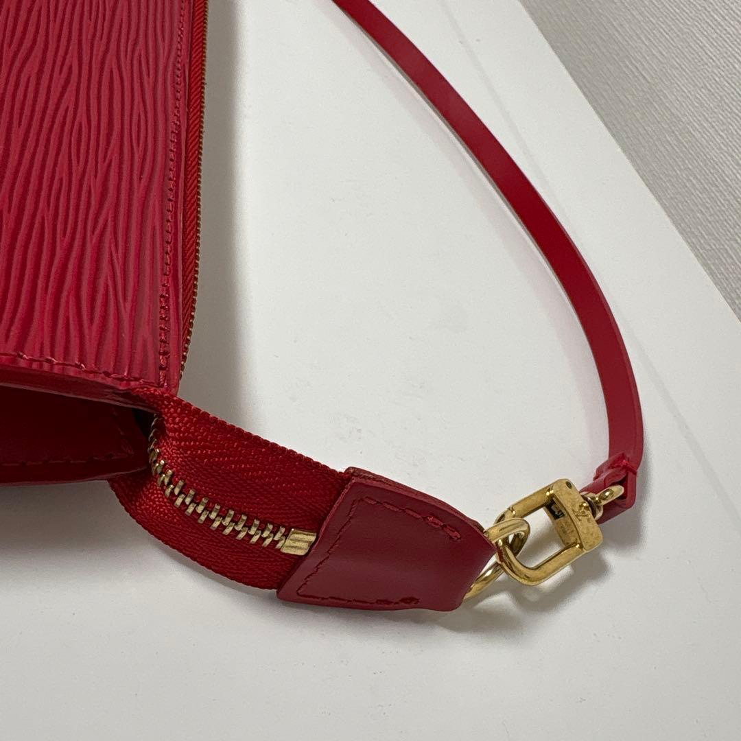 ルイヴィトン　エピ　アクセソワール　アクセサリーポーチ　レッド　赤