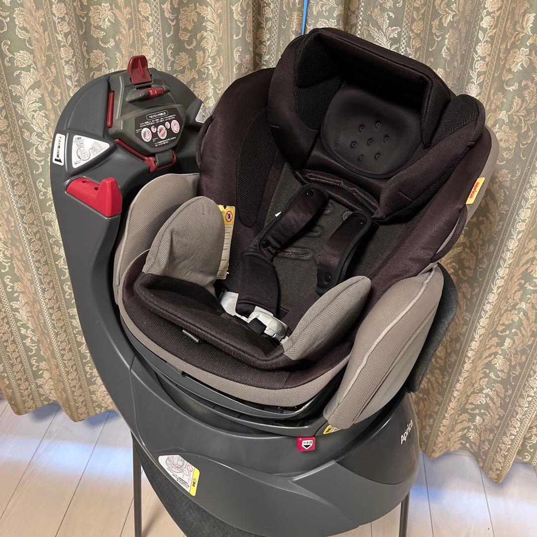 Aprica アップリカ　フラディア　回転式チャイルドシート　ブラック