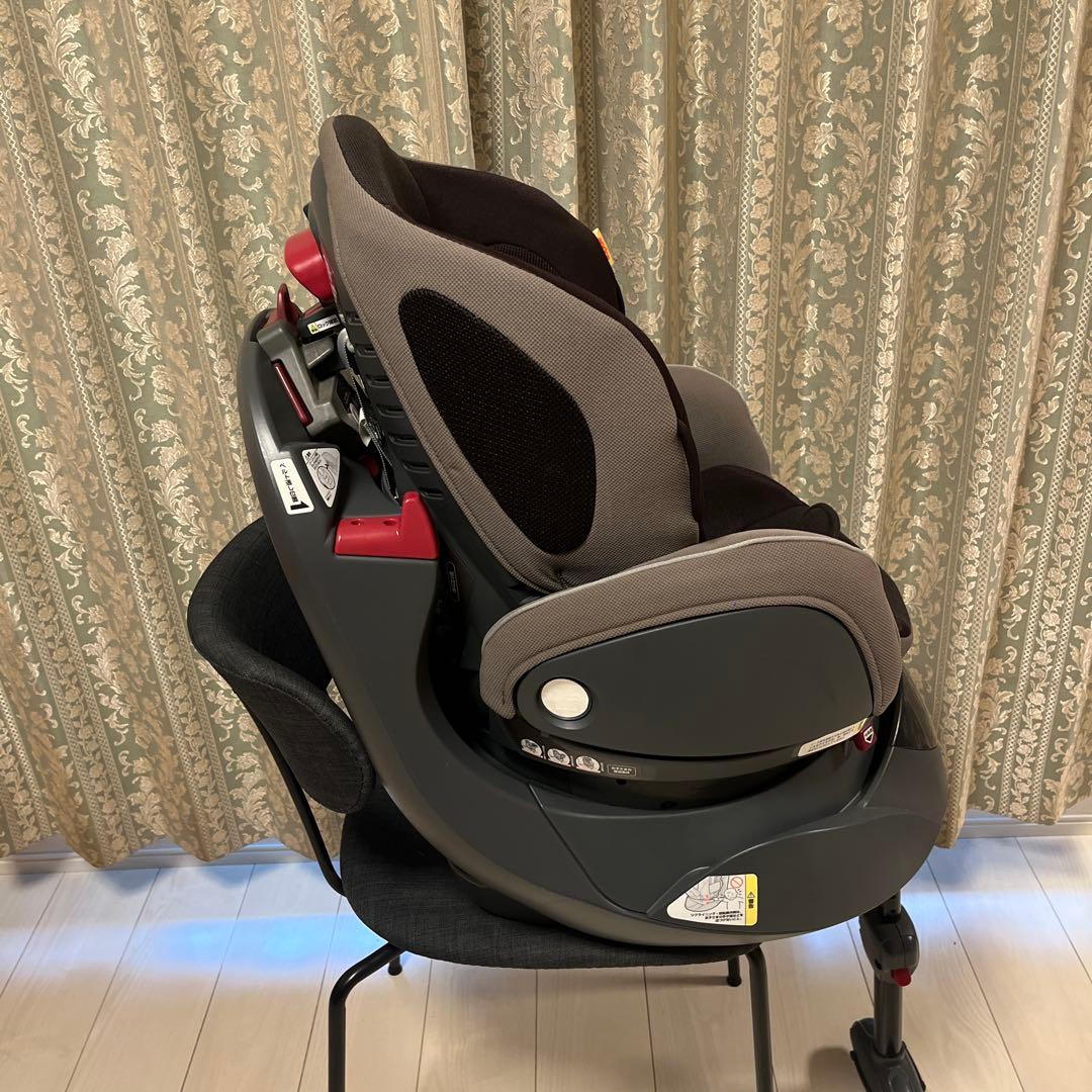 Aprica アップリカ　フラディア　回転式チャイルドシート　ブラック