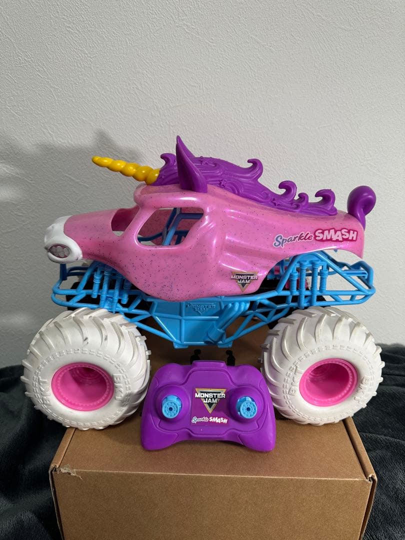 モンスタージャム 1/15 スパークルスマッシュ ラジコン モンスタートラック