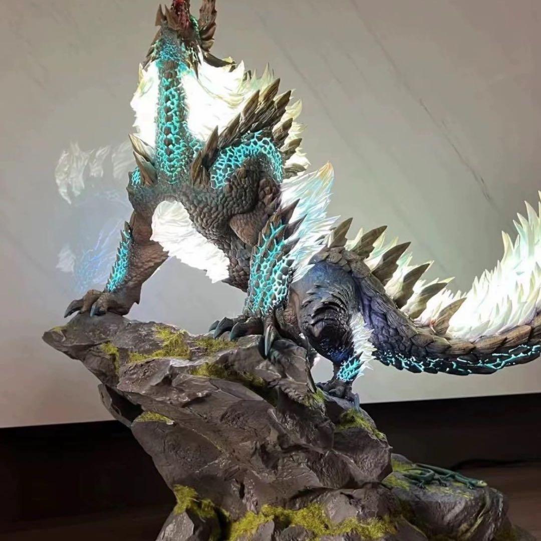 モンスターハンター 雷狼竜 ジンオウガ LED発光 フィギュア 28cm
