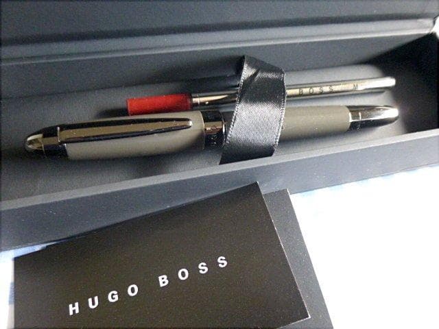 □ドイツ製 HUGO BOSS(ヒューゴボス)アイコングレーローラーボールペン