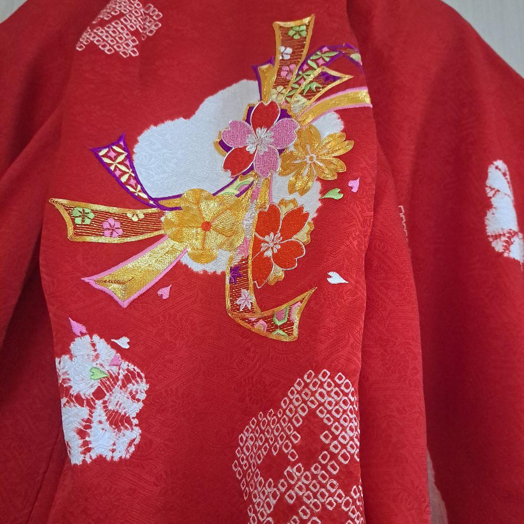 七五三 赤い花柄刺繍衣装　3歳