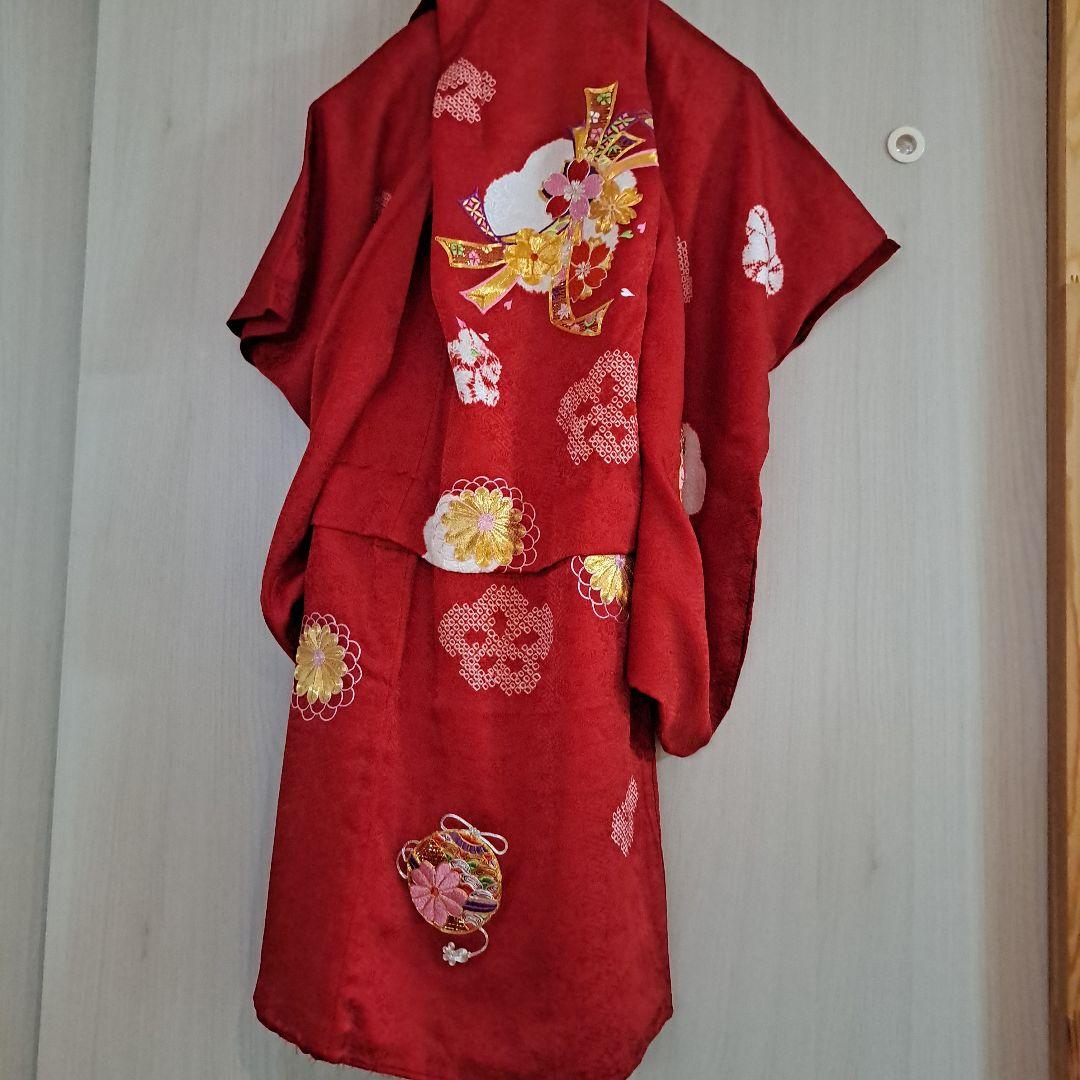 七五三 赤い花柄刺繍衣装　3歳